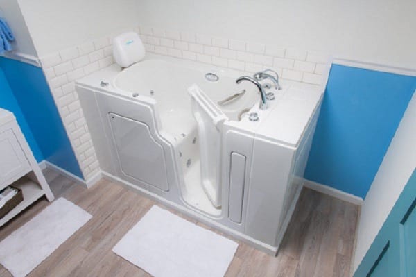 walk-in tub with right-side door opened inward