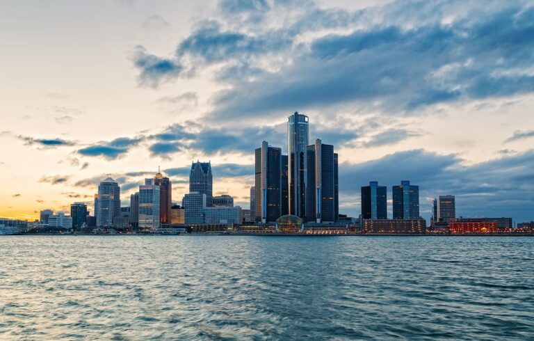 Detroit, MI skyline